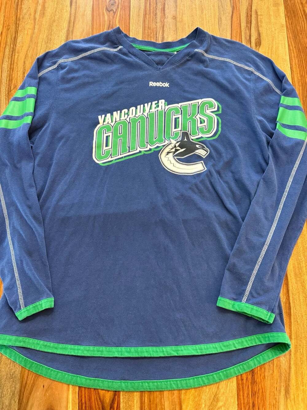 Y2K Reebok Vancouver Canucks Long Sleeve Shirt Blue